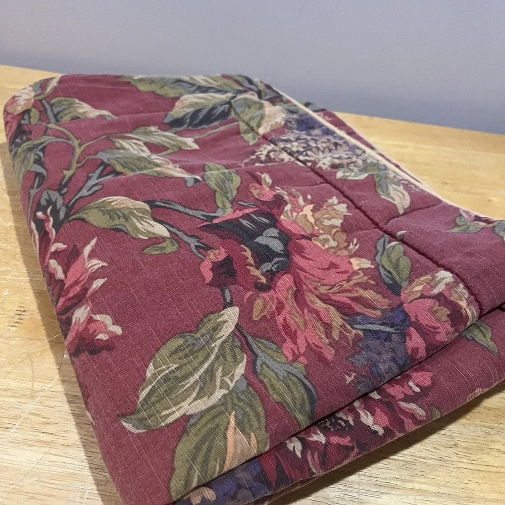 Vtg Croscill Serena Red Pillow Quilted Standard Sham 2 Floral Purple‎ Cottage